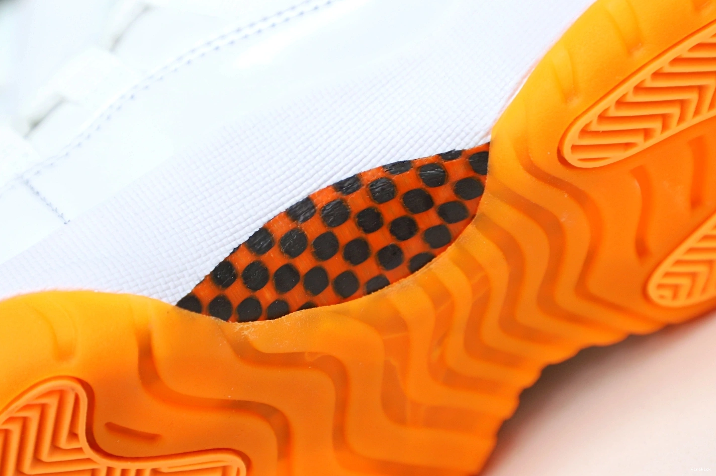 WMNS JORDAN AIR 'BRIGHT CITRUS' 11 RETRO LOW 0914